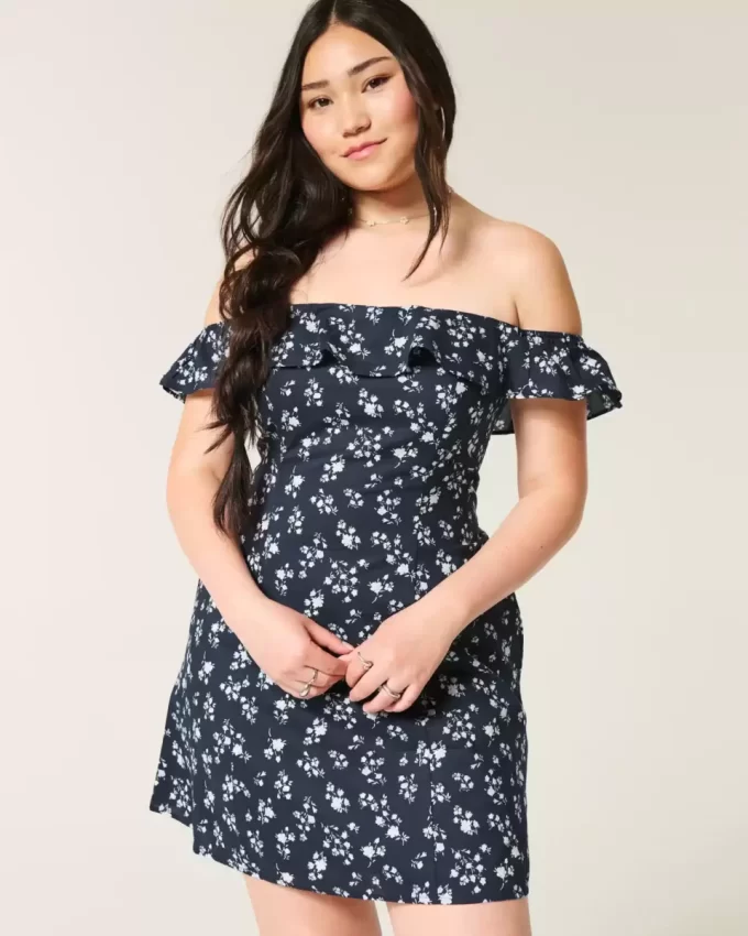 A-linjainen röyhelöinen minimekko A-linjainen röyhelöinen minimekko