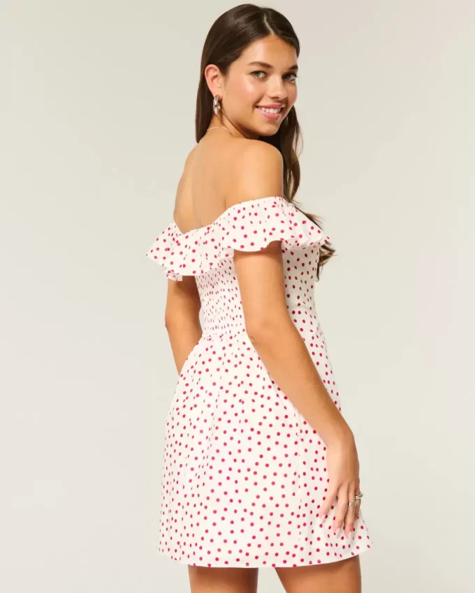 A-linjainen röyhelöinen minimekko A-linjainen röyhelöinen minimekko