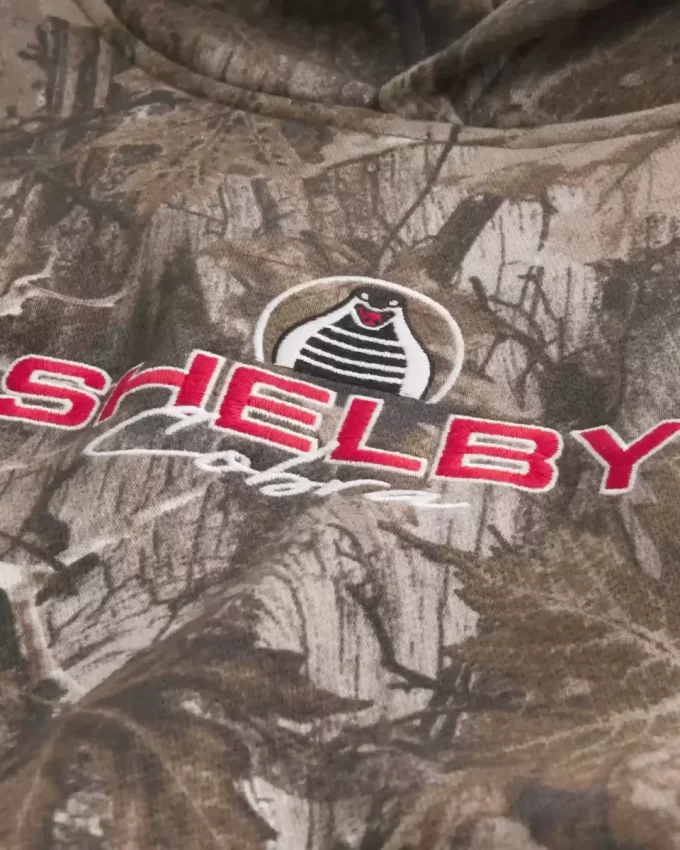 Boxy Shelby Graphic Camo -huppari