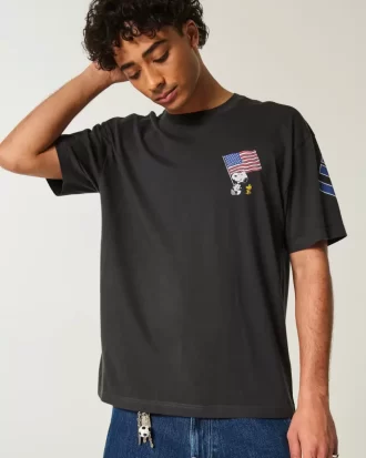 Boxy Snoopy USA Graphic T-paita