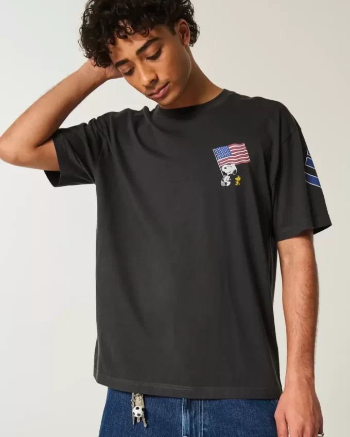 Boxy Snoopy USA Graphic T-paita