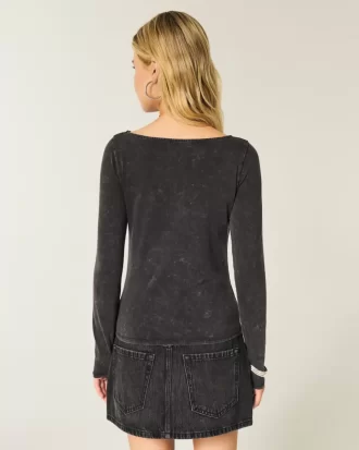 Brooklyn Music Graphic Slash-neck toppi