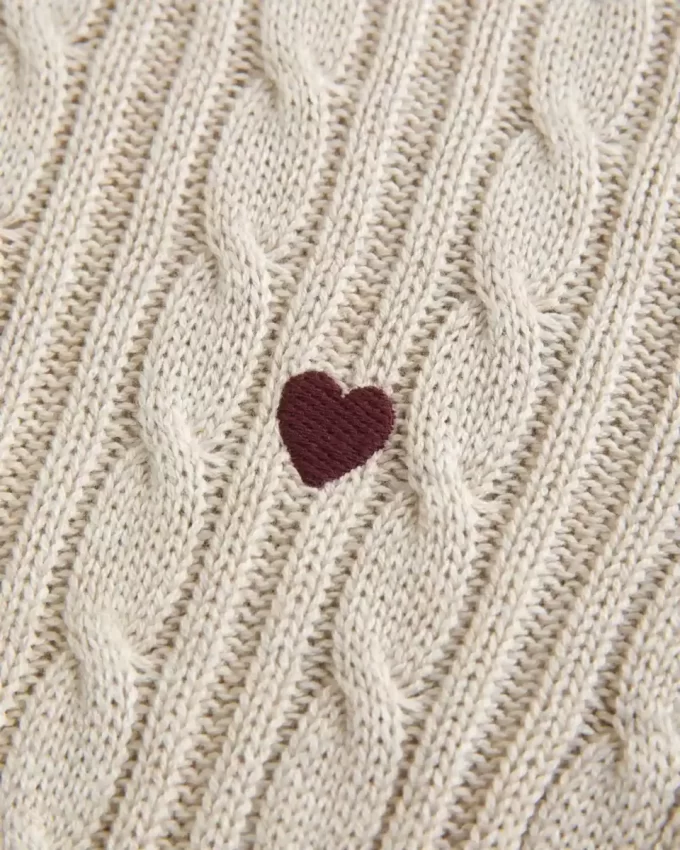 Cable-Knit Heart Crew -villapaita