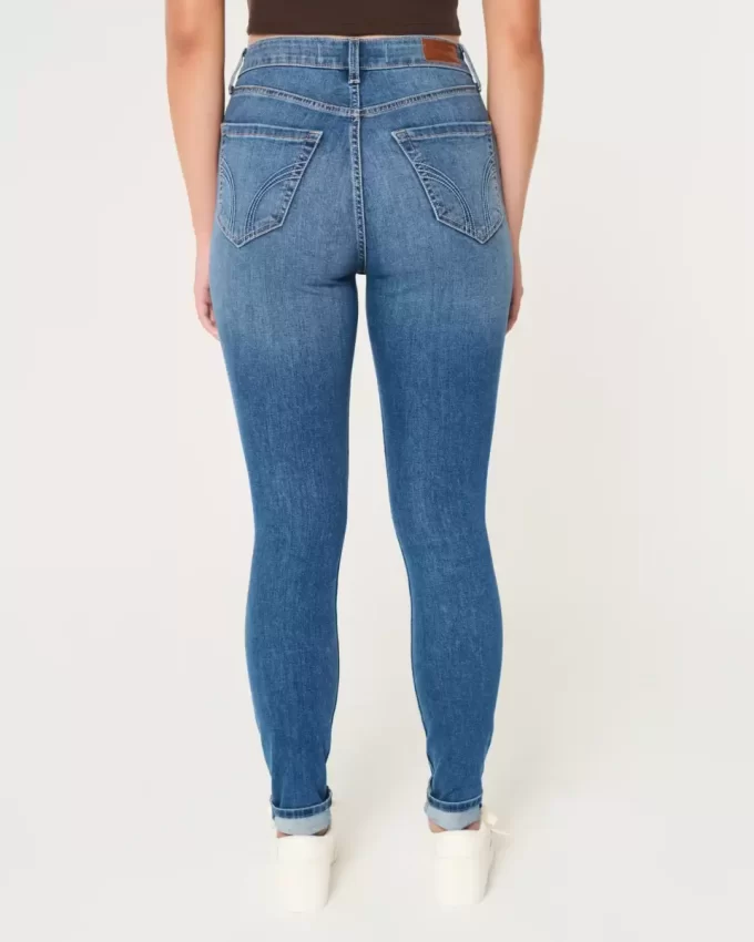 Curvy High-Rise Dark Wash Super Skinny Farkut Curvy High-Rise Dark Wash Super Skinny Farkut