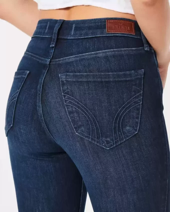 Curvy High-Rise Dark Wash Super Skinny Farkut Curvy High-Rise Dark Wash Super Skinny Farkut