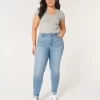 Curvy High-Rise Medium Wash Super Skinny Farkut Curvy High-Rise Medium Wash Super Skinny Farkut