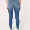 Curvy High-Rise Medium Wash Super Skinny Farkut Curvy High-Rise Medium Wash Super Skinny Farkut
