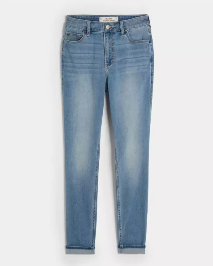Curvy High-Rise Medium Wash Super Skinny Farkut Curvy High-Rise Medium Wash Super Skinny Farkut