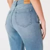 Curvy Ultra High-Rise Medium Wash Mom Farkut Curvy Ultra High-Rise Medium Wash Mom Farkut