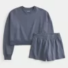 Easy Crew collegepaita ja fleece shortsit -paketti Easy Crew collegepaita ja fleece shortsit -paketti