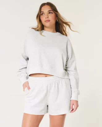 Easy Crew collegepaita ja fleece shortsit -paketti