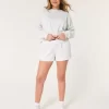 Easy Crew collegepaita ja fleece shortsit -paketti Easy Crew collegepaita ja fleece shortsit -paketti