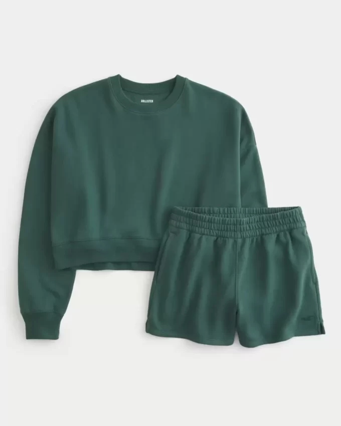 Easy Crew collegepaita ja fleece shortsit -paketti Easy Crew collegepaita ja fleece shortsit -paketti