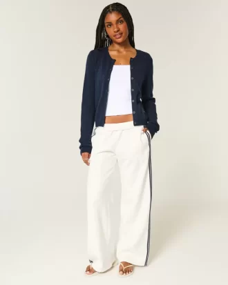 Eyelet Crew -neuletakki