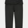 Gilly Hicks Active Recharge Foldover Waist Capri -housut