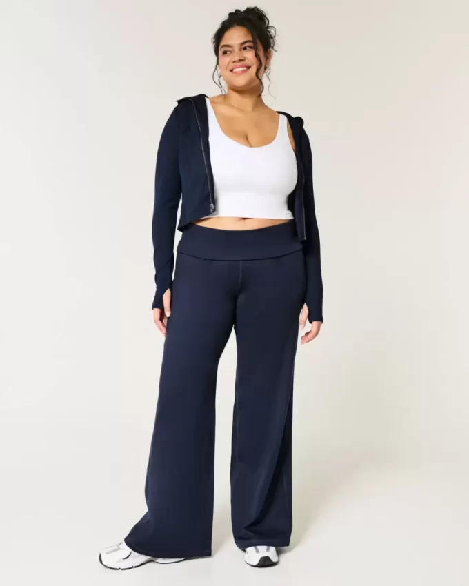 Gilly Hicks Active Recharge Foldover Waist -leveälahkeiset housut Gilly Hicks Active Recharge Foldover Waist -leveälahkeiset housut