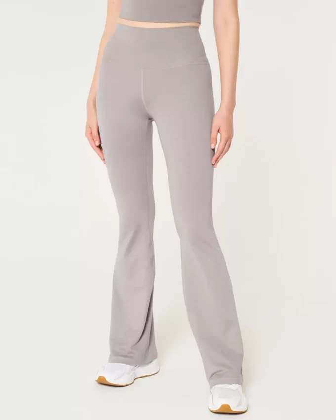 Gilly Hicks Active Recharge High-Rise flare leggingsit