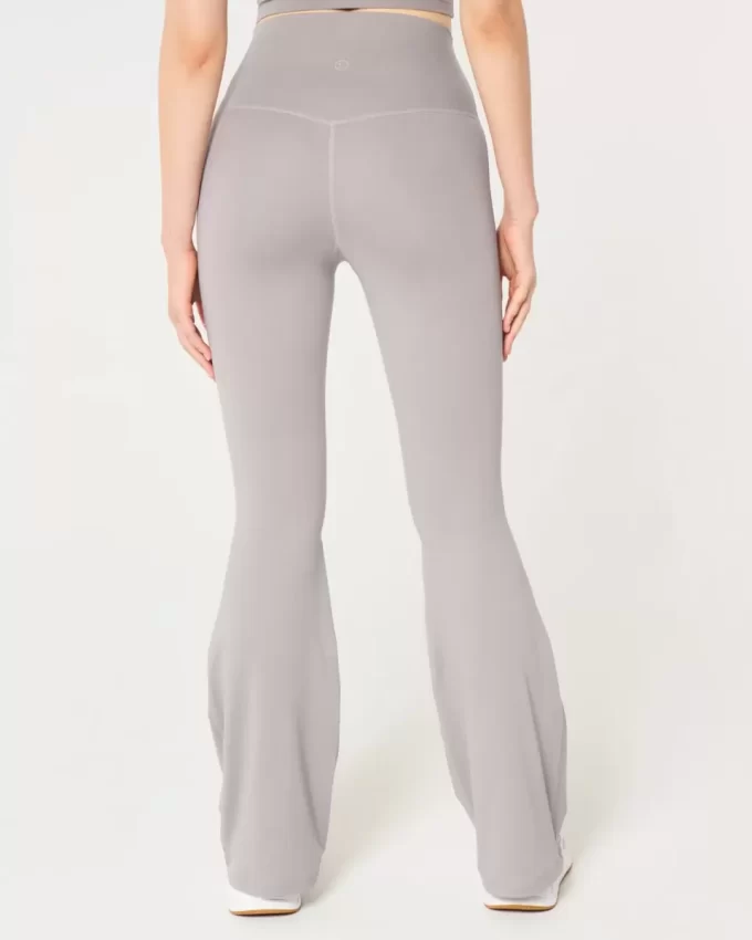 Gilly Hicks Active Recharge High-Rise flare leggingsit