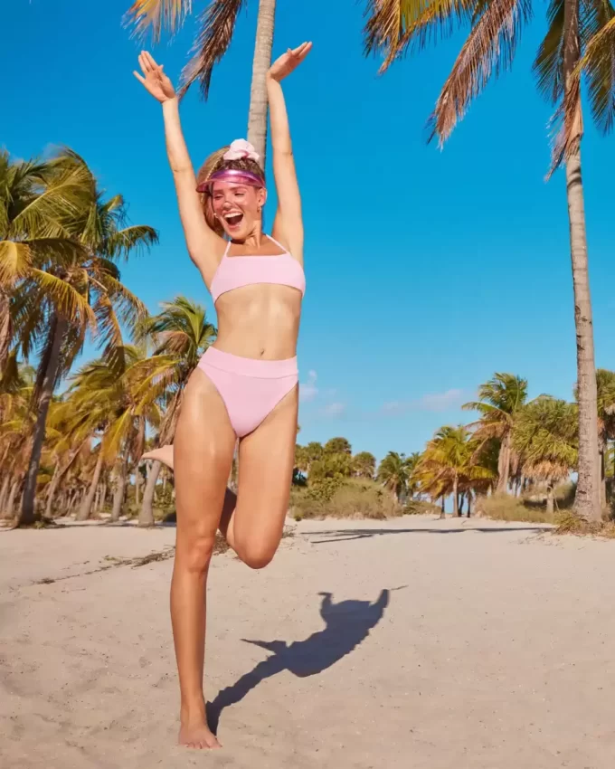 Gilly Hicks Käännettävä korkea jalka korkea vyötäröinen bikinipohja Gilly Hicks Käännettävä korkea jalka korkea vyötäröinen bikinipohja