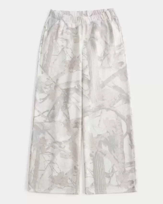 Heart Pocket Camo leveälahkeiset lenkkeilyhousut Heart Pocket Camo leveälahkeiset lenkkeilyhousut