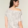Helppo off-the-shoulder Tie Camo T-paita Helppo off-the-shoulder Tie Camo T-paita