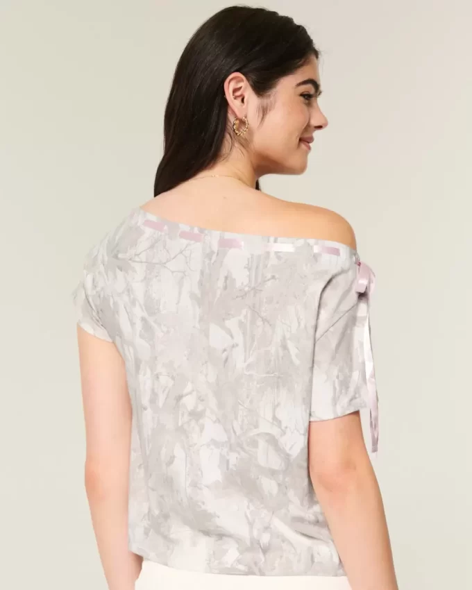 Helppo off-the-shoulder Tie Camo T-paita Helppo off-the-shoulder Tie Camo T-paita