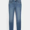 High-Rise Medium Wash Super Skinny Farkut High-Rise Medium Wash Super Skinny Farkut
