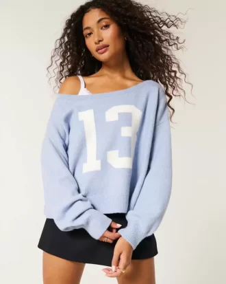 Hollister Comfy Cloud Easy Off-the-Shoulder Number Graphic -villapaita