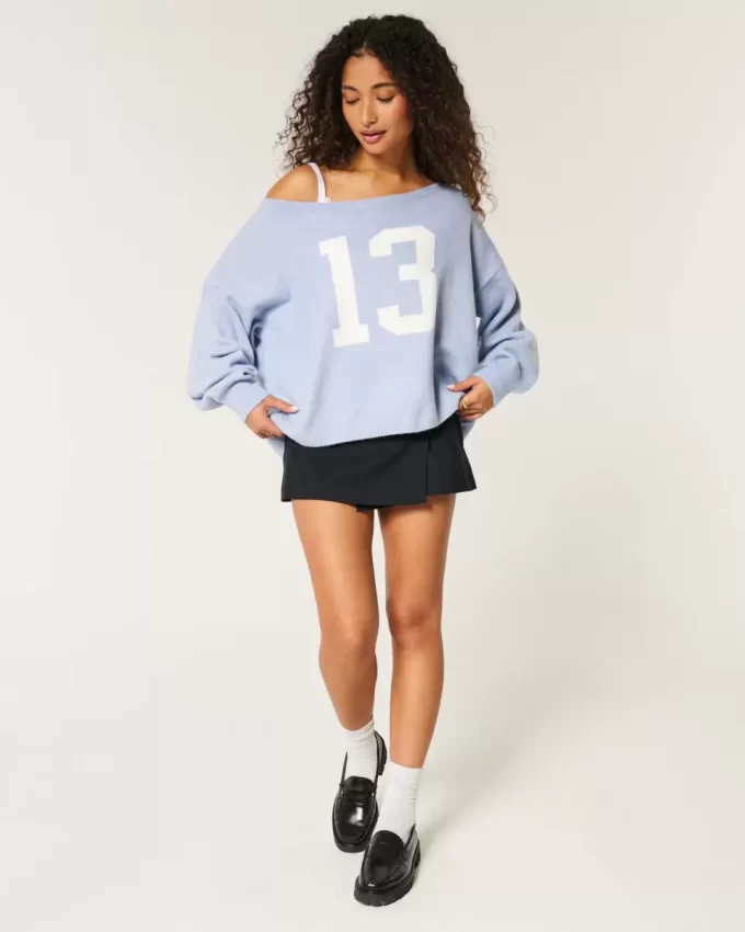 Hollister Comfy Cloud Easy Off-the-Shoulder Number Graphic -villapaita Hollister Comfy Cloud Easy Off-the-Shoulder Number Graphic -villapaita