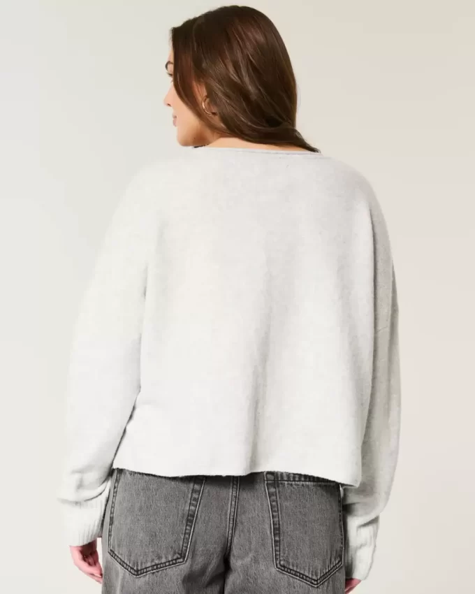 Hollister Comfy Cloud Graphic Notch Neck -neule Hollister Comfy Cloud Graphic Notch Neck -neule