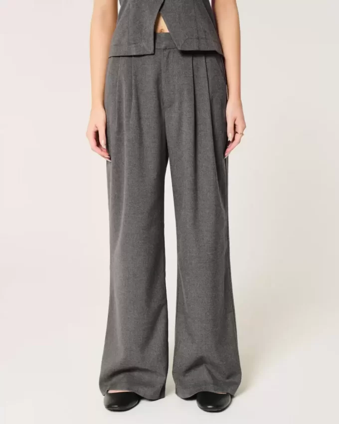 Hollister Livvy Ultra High-Rise leveälahkeiset housut Hollister Livvy Ultra High-Rise leveälahkeiset housut