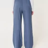 Hollister Livvy Ultra High-Rise leveälahkeiset housut Hollister Livvy Ultra High-Rise leveälahkeiset housut