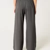 Hollister Livvy Ultra High-Rise leveälahkeiset housut Hollister Livvy Ultra High-Rise leveälahkeiset housut
