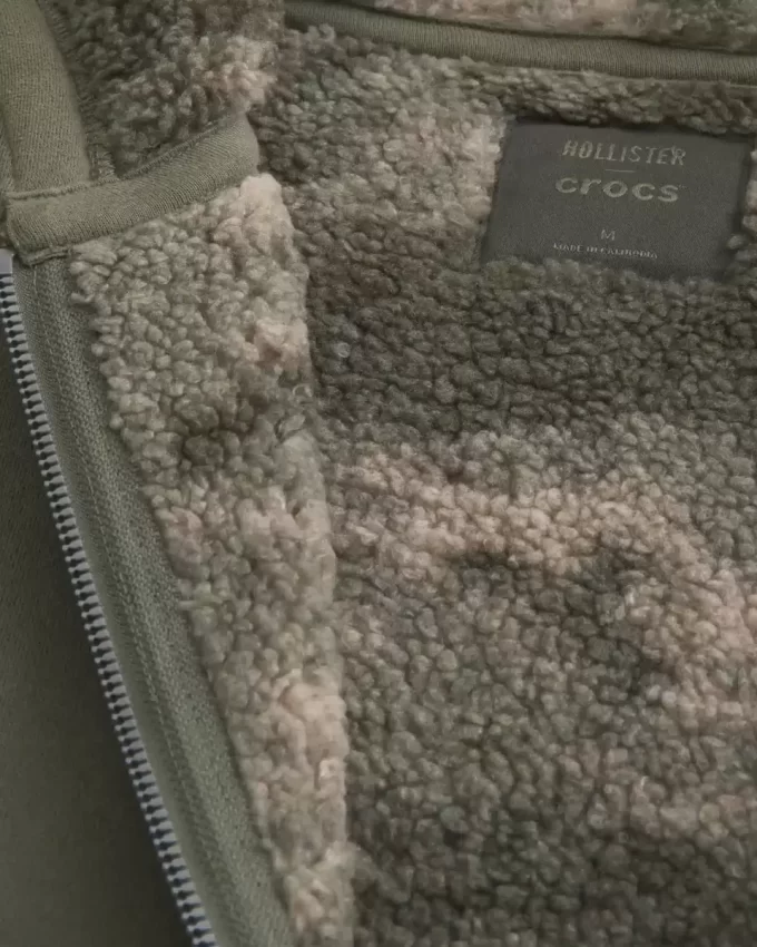 Hollister x Crocs Sherpa-vuorattu vetoketjullinen huppari Hollister x Crocs Sherpa-vuorattu vetoketjullinen huppari