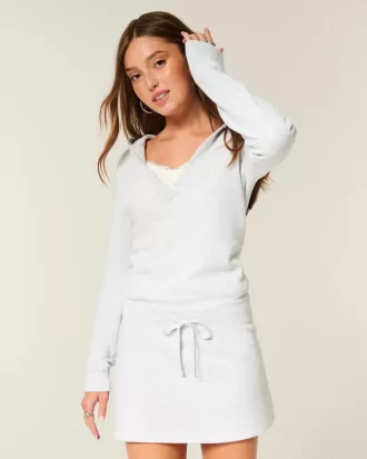 Hupullinen pitkähihainen fleecemekko