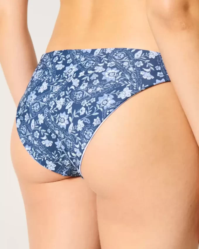Käännettävä matala, röyhkeä bikinipohja Käännettävä matala, röyhkeä bikinipohja