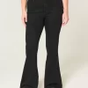 Korkeat mustat flare-farkut Korkeat mustat flare-farkut