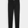 Korkeat mustat Jean-leggingsit Korkeat mustat Jean-leggingsit