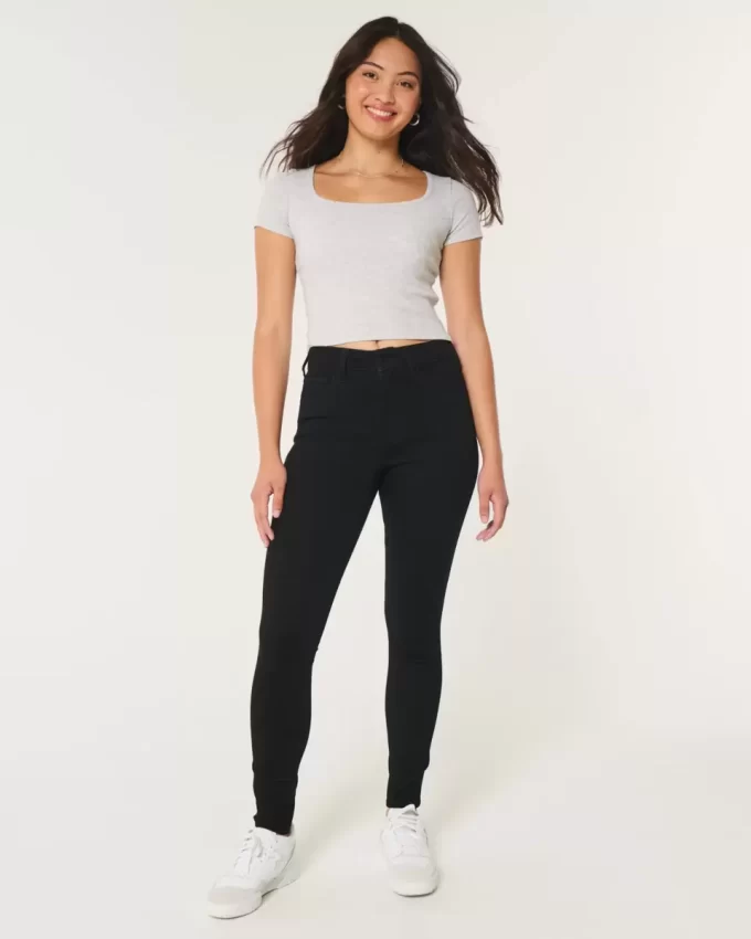 Kurvikkaat korkeat mustat Super Skinny -farkut Kurvikkaat korkeat mustat Super Skinny -farkut