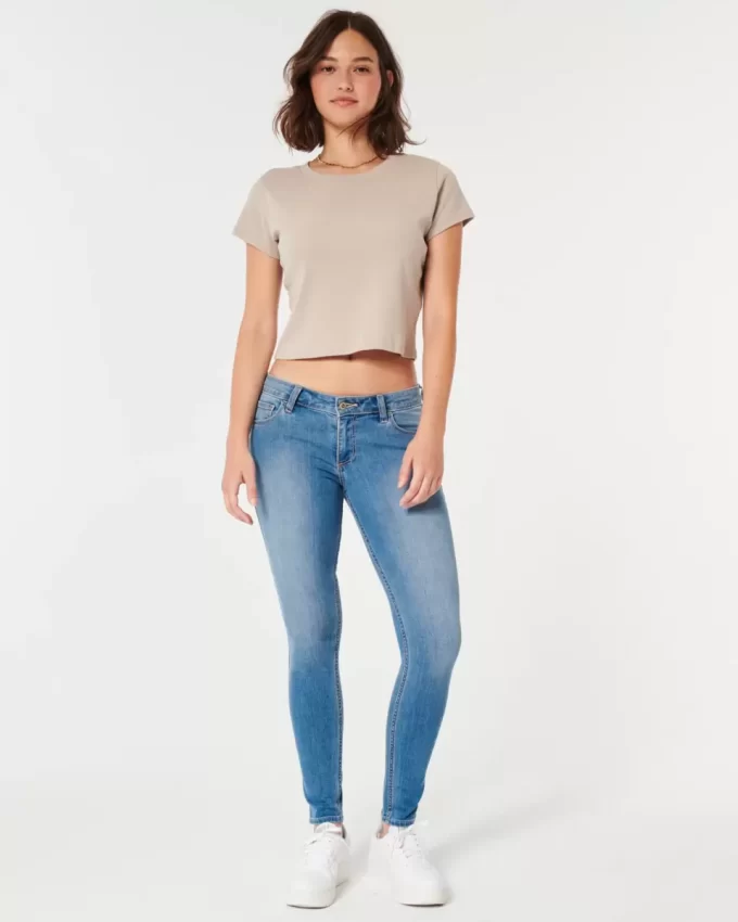 Kurvikkaat matalakorkoiset keskipesut Super Skinny -farkut Kurvikkaat matalakorkoiset keskipesut Super Skinny -farkut