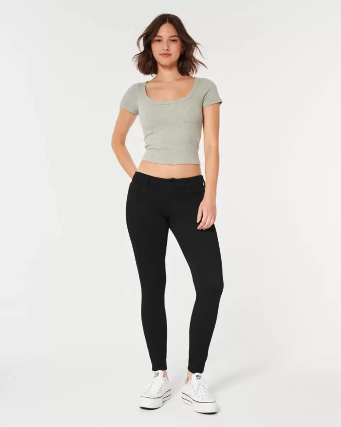 Kurvikkaat matalakorkoiset mustat Super Skinny -farkut Kurvikkaat matalakorkoiset mustat Super Skinny -farkut