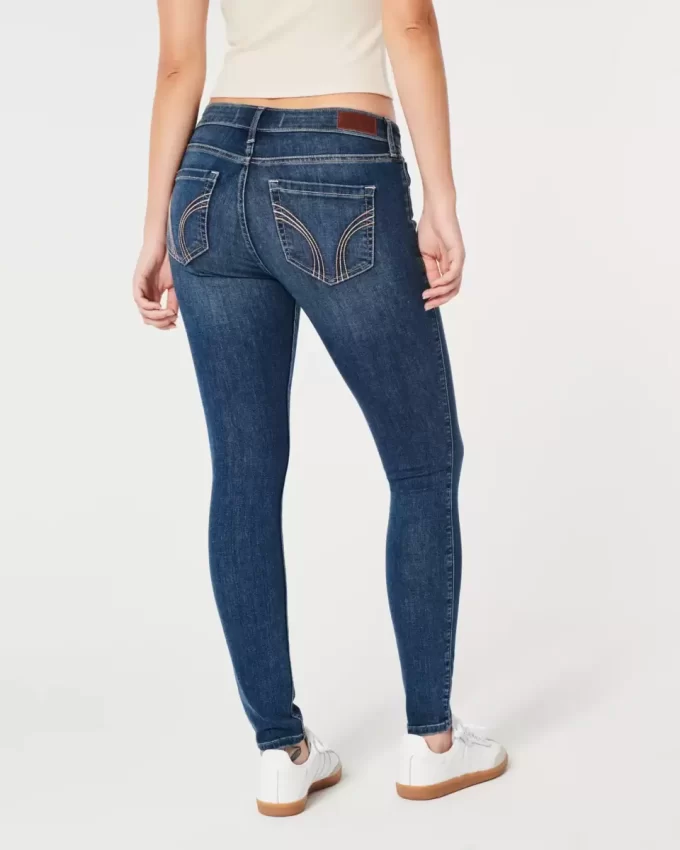 Kurvikkaat matalakorkoiset tummapesuiset Super Skinny -farkut Kurvikkaat matalakorkoiset tummapesuiset Super Skinny -farkut