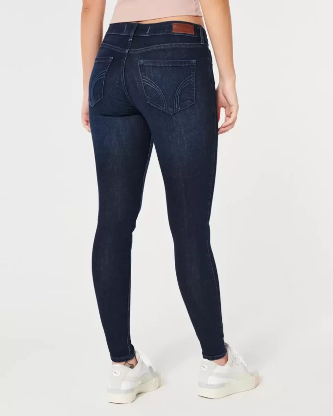 Kurvikkaat matalakorkoiset tummapesuiset Super Skinny -farkut Kurvikkaat matalakorkoiset tummapesuiset Super Skinny -farkut