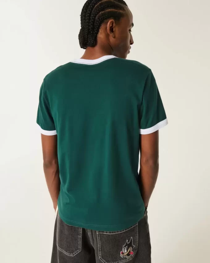 Kutistunut Ringer Tee