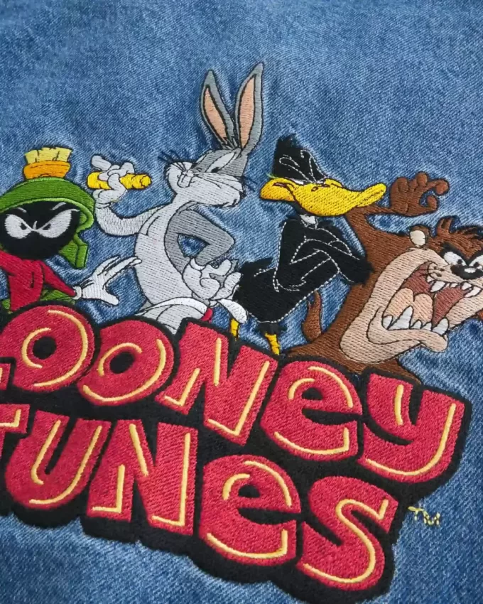 Looney Tunesin graafinen farkkutakki Looney Tunesin graafinen farkkutakki