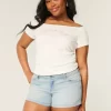 Low-Rise Light Wash Denim Shortie shortsit Low-Rise Light Wash Denim Shortie shortsit