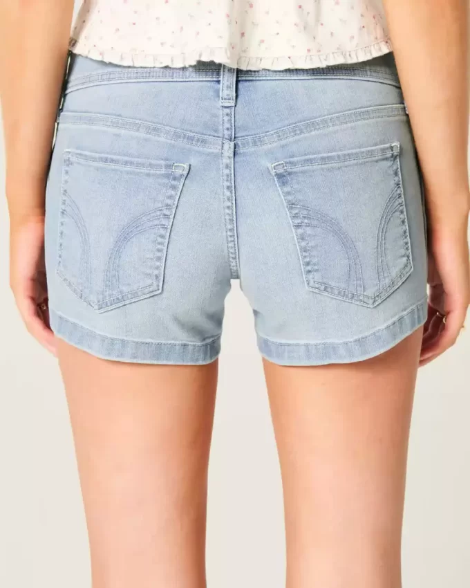 Low-Rise Light Wash Denim Shortie shortsit Low-Rise Light Wash Denim Shortie shortsit