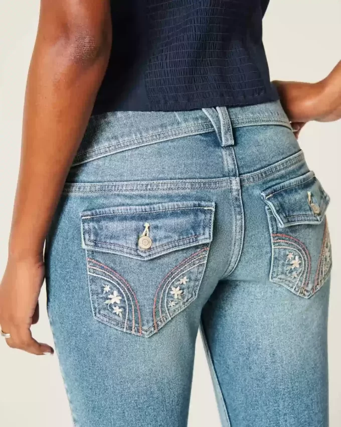 Matalakorkea keskipesu brodeerattu kukkainen bootcut farkut Matalakorkea keskipesu brodeerattu kukkainen bootcut farkut
