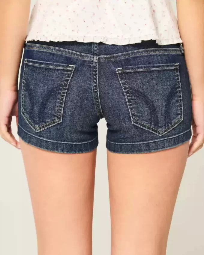 Matalat Dark Wash brodeeratut farkkushortsit Matalat Dark Wash brodeeratut farkkushortsit