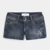 Matalat Dark Wash brodeeratut farkkushortsit Matalat Dark Wash brodeeratut farkkushortsit